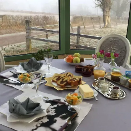 Le Chant Des Oiseaux Bed & Breakfast 3*